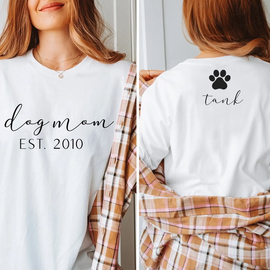 DOG MOM EST CURSIVE TEE