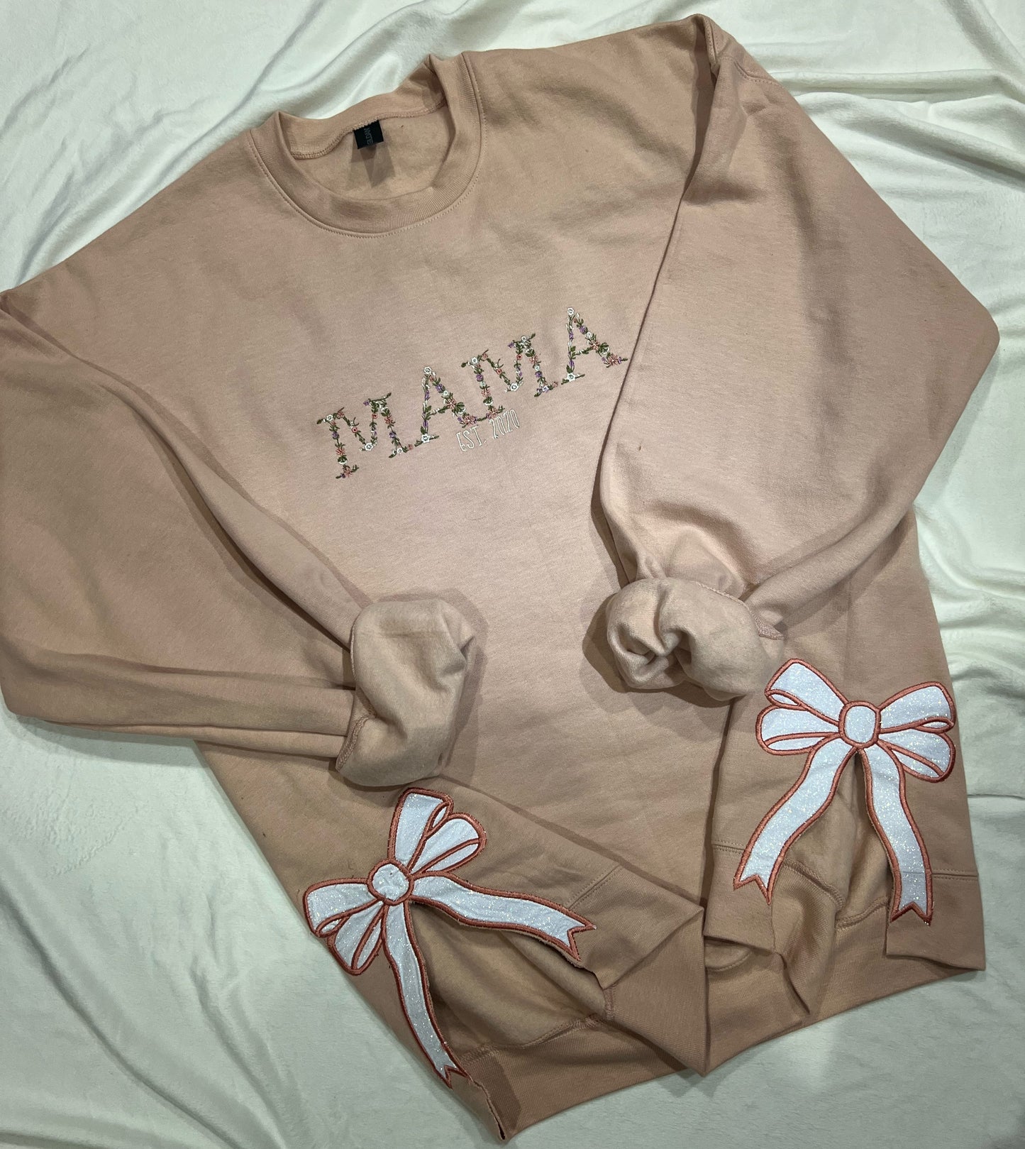 Embroidered Floral Crewneck with bows on the Side